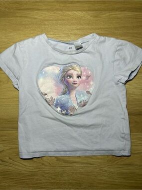 H&M White Tee with Pastel Elsa Heart Graphic